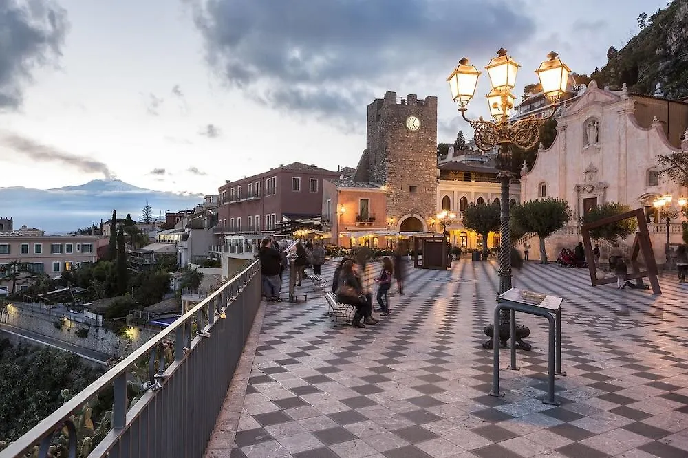 Hotel Nettuno CTA Italien